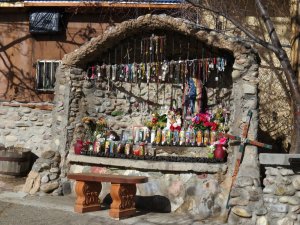 A shrine to La Virgin.